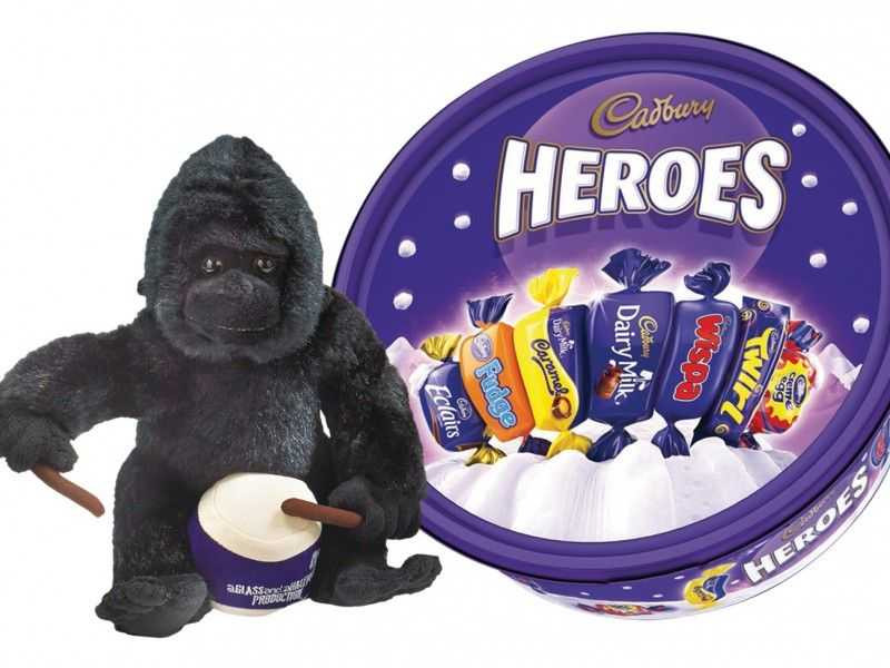 Cadbury Heroes Tub (695g) with Cadbury Gorilla Soft Toy (20cm)