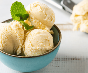 Homemade creations: easy vanilla ice cream