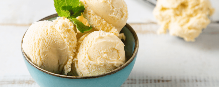 Homemade creations: easy vanilla ice cream